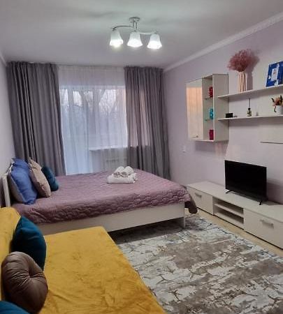 Apart Рядом С Mega Аlma-Ata Almaty Luaran gambar